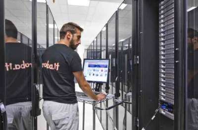 90 specialisti nei servizi di Aruba: analisti, area manager, manutentori, sistemisti