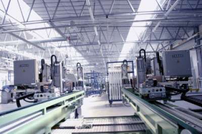 Azienda di serramenti cerca 4 facchini, 2 posatori di infissi, 1 autista e 1 fabbro