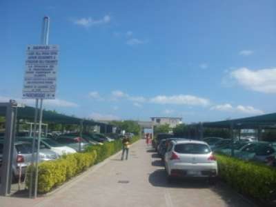 Stabilimento balneare di Torvajanica cerca parcheggiatore: 1.200 euro per il mese di agosto