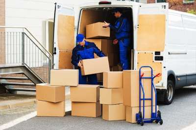 Azienda di Roma assume 40 autisti-facchini: si offre contratto di un anno