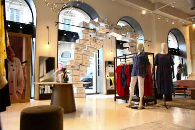 50 nel pret-&agrave;-porter di Elena Mir&ograve;: commesse e store manager a Roma e in tutta Italia