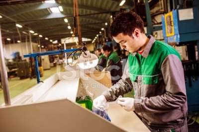 15 addetti alla scaffalatura per punto vendita nel Centro Commerciale Roma Est