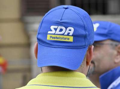 SDA Express Courier (Poste Italiane) assume personale a tempo indeterminato