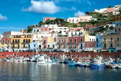 Comune di Ponza: concorso per 6 posti (vari profili) a tempo indeterminato