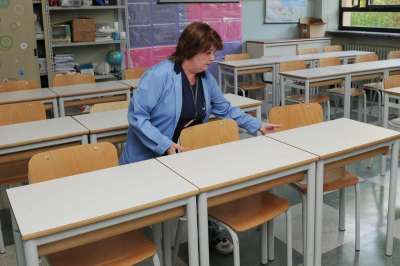 1.956 nei ministeri. Ci sono anche 393 collaboratori scolastici (personale Ata)