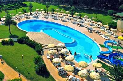 80 CONTRATTI NEI VILLAGGI-RESORT E TERME  DI BLUSERENA