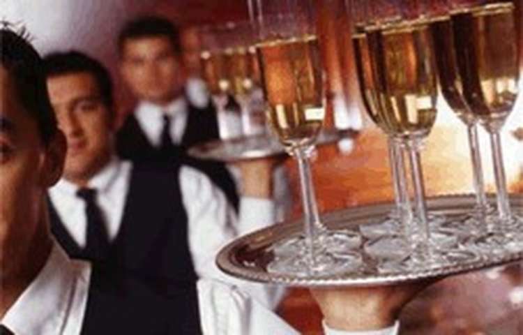 Lavoro a Gaeta per 2 camerieri, 1 cuoco e 1 chef de cuisine a tempo indeterminato