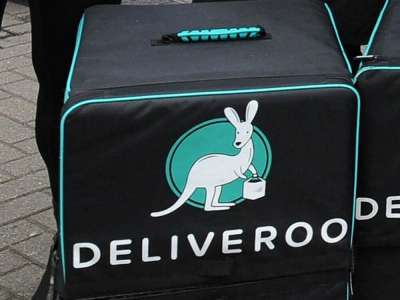 Deliveroo: &ldquo;Se vuoi fare il rider vieni da noi, il contratto &egrave; senza sorprese