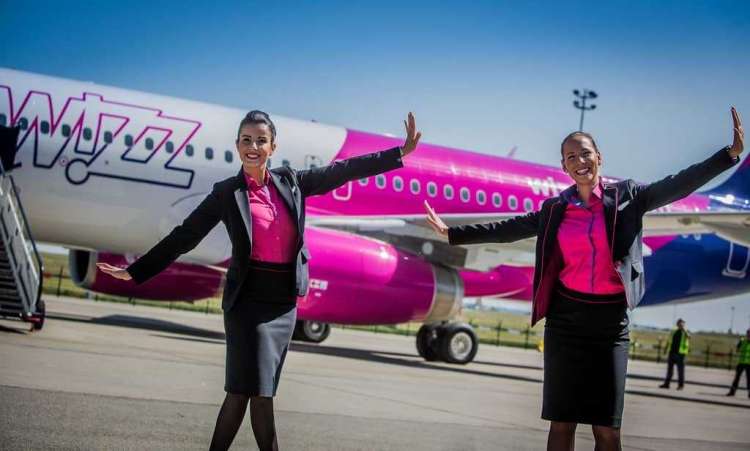 La compagnia aerea Wizz Air seleziona nuovi assistenti di volo a Roma e Catania