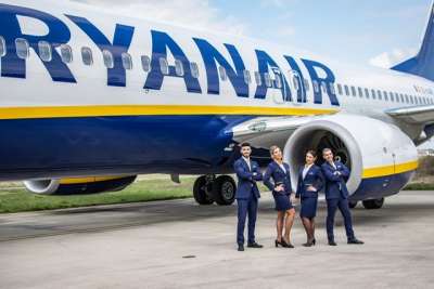 Impiegati, hostess, piloti, steward e tecnici: al via le selezioni di Ryanair in Italia