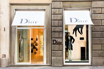 Posti di responsabilit&agrave; nel Gruppo Dior con diploma o laurea. Possibilit&agrave; di tirocinio
