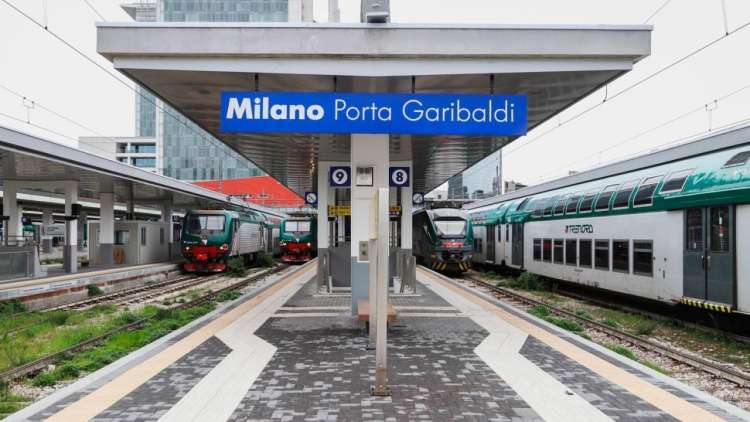 Trenord cerca personale per controllo pulizia di treni e ambienti a Milano