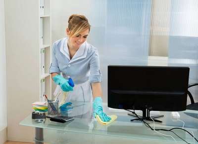 Cercansi giovani addetti/e alle pulizie per uffici in zona Roma Est-La Rustica