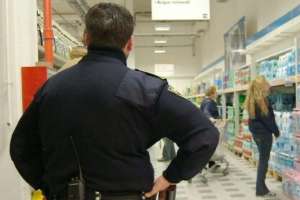 Supermercato di Roma cerca addetti alla sorveglianza: basta la licenza elementare