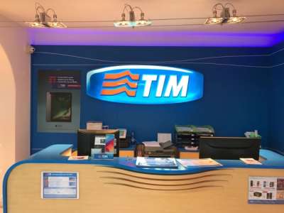 TIM cerca 25 addetti vendita per gli store di Roma e altre citt&agrave;
