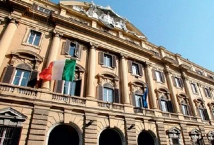 38 dirigenti e 20 funzionari per il ministero Economia. Domande subito