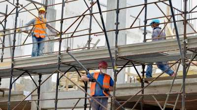 Azienda del settore edile assume 10 elettricisti, 10 manovali e 8 idraulici a tempo indeterminato