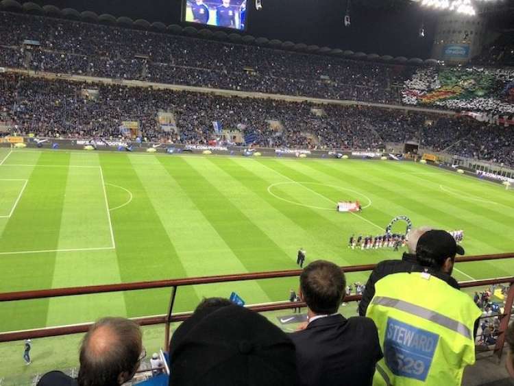 Il Milan cerca steward per tutto il campionato di calcio 2019/2020