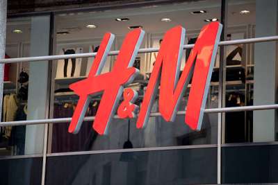 Sales advisor e department/store manager: l&rsquo;abbigliamento H&amp;M ha bisogno di rinforzi