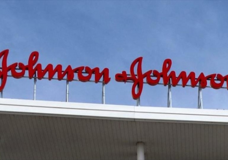 JOHNSON &amp; JOHNSON CERCA NEOLAUREATI PER PRATICA DI MARE