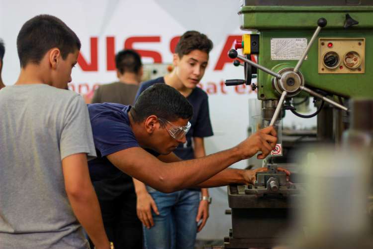 SCUOLA ELIS: 125 OPERATORI CON IL POSTO ASSICURATO