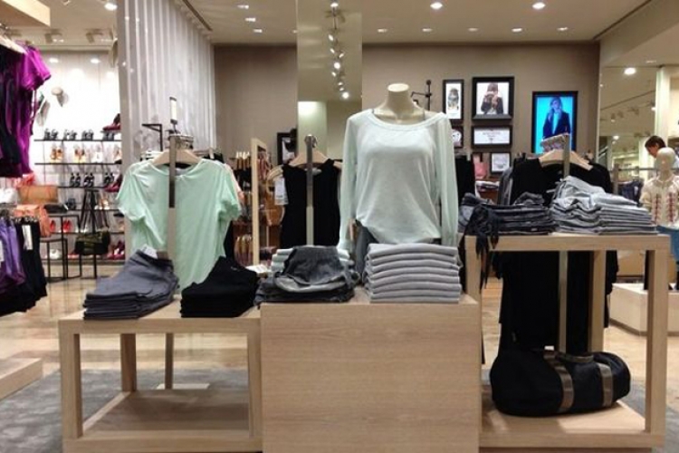 30 ADDETTI/E VENDITA ABBIGLIAMENTO: ANCHE MINIMA ESPERIENZA