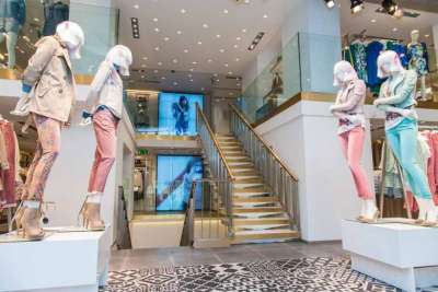 40 nell&rsquo;abbigliamento di Miroglio: commesse e manager da Roma ad Alba