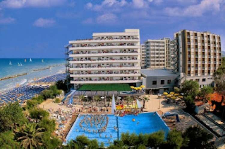 I resort-villaggi Bluserena cercano personale per il 2023