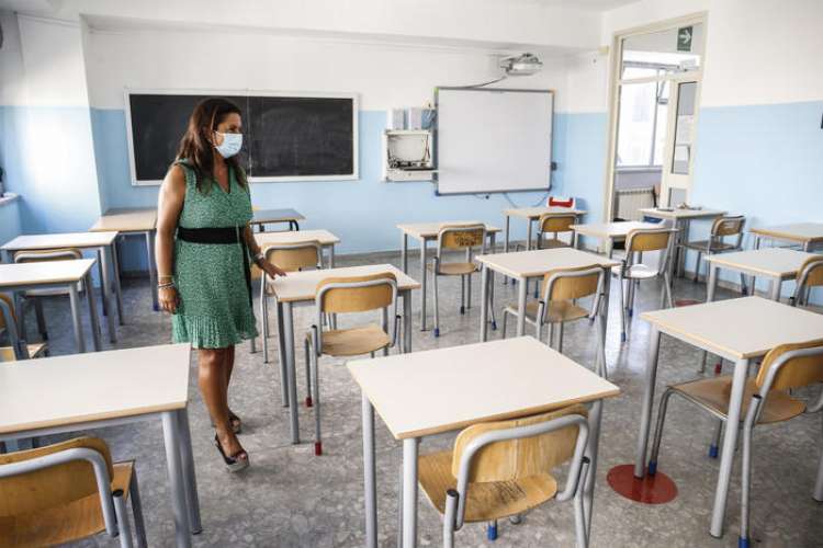 13.424 assunzioni per l&rsquo;anno scolastico 2021/2022: personale Ata, dirigenti, educatori e insegnanti