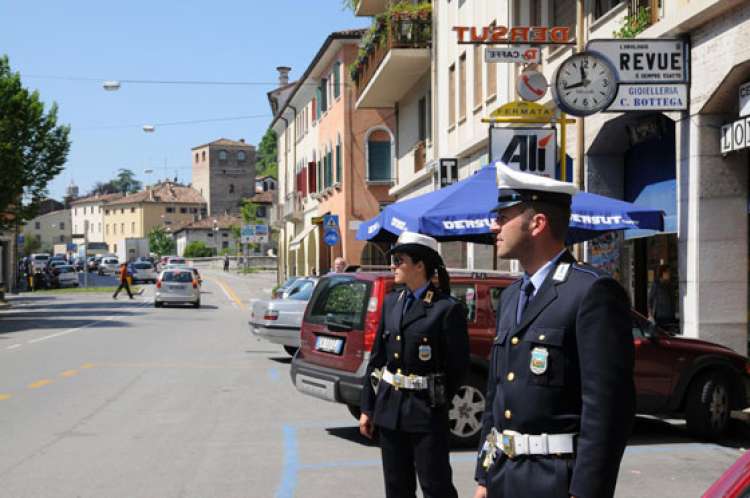 COMUNE DI CAMPAGNANO DI ROMA: AVVISO PER LA FORMAZIONE DI UNA GRADUATORIA FINALIZZATA ALL&rsquo;ASSUNZIONE DI AGENTI DI POLIZIA LOCALE