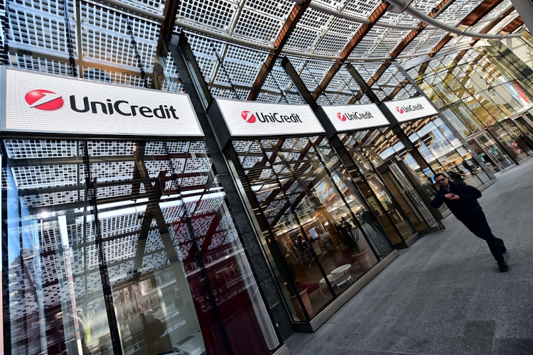 2.000 ASSUNZIONI DI GIOVANI IN UNICREDIT: COS&Igrave; LA DOMANDA