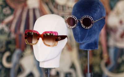 Addetti alla logistica, amministrativi, tecnici: 40 negli occhiali firmati Kering