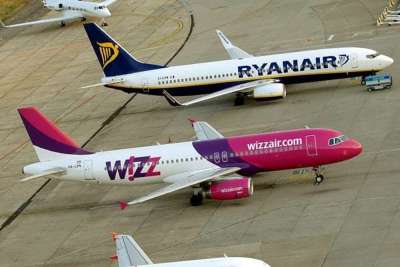 Emirates Airlines, Ryanair e Wizz Air cercano assistenti di volo