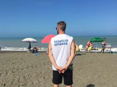 Stabilimento balneare in provincia di Roma cerca bagnini, baristi, camerieri, lavapiatti e parcheggiatori