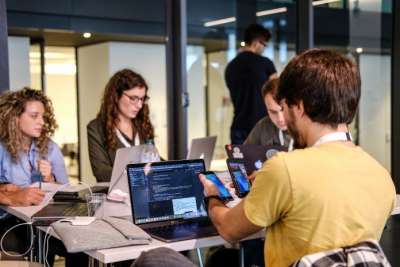 Tirocinio per 50 sviluppatori software a Roma, Napoli e Bari: la retribuzione &egrave; di 1.300 euro al mese