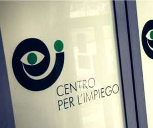 Il Sondaggione. Arriva il reddito di cittadinanza: bocciati i Centri per l&rsquo;impiego. Cos&igrave; come sono non ce la faranno a gestirlo