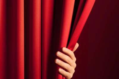 Teatro cerca maschere di sala: possibilit&agrave; di contratto a tempo indeterminato