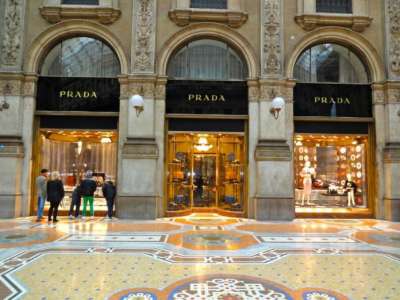 40 per Prada tra Arezzo e Milano: ispettori, operai, responsabili, specialisti It