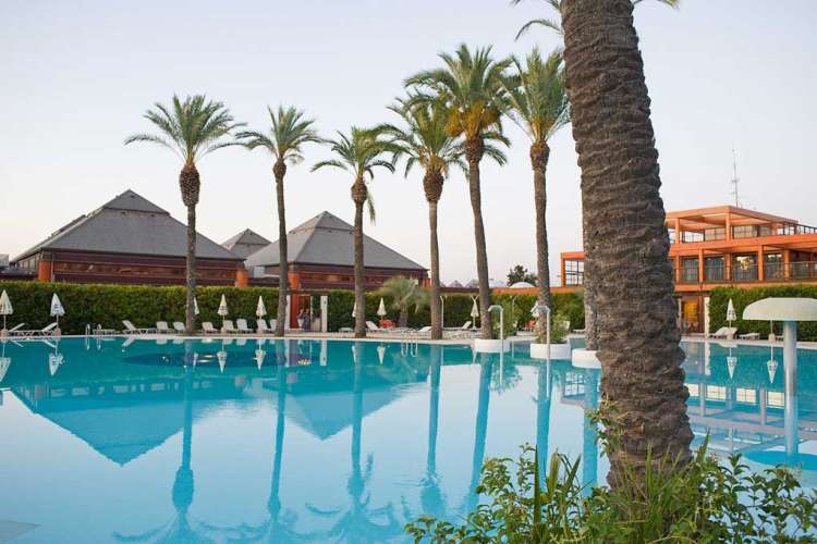 1.500 BLUSERENA: BARMAN, CAMERIERI, CUOCHI, DIRETTORI&hellip;