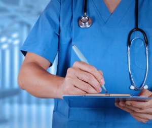 Vaccinazioni anti-Covid: altri 16.000 medici e infermieri. E anche amministrativi