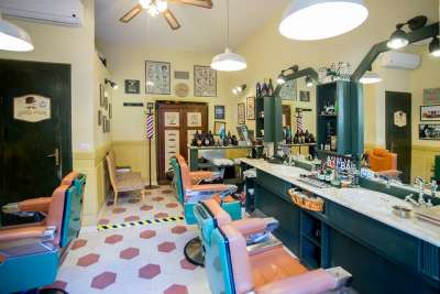 BARBIERI E RECEPTIONIST: MACHETE BARBER SHOP CERCA PERSONALE
