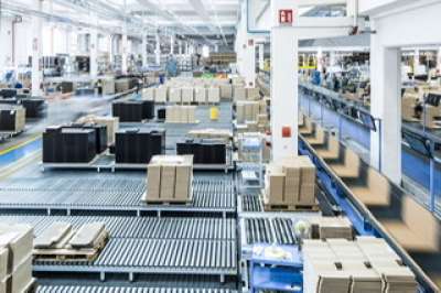 Friulintagli Industries seleziona 25 addetti/e macchine e imballaggio, manutentori e magazzinieri