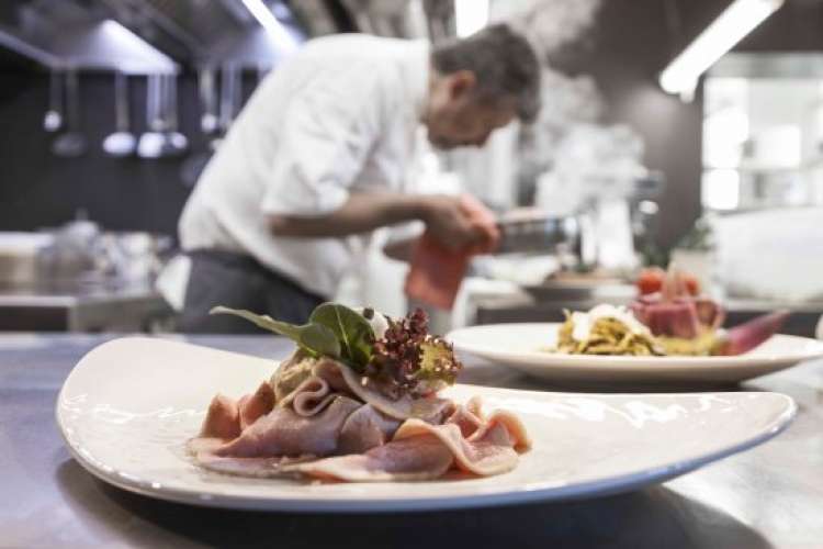 Prestigioso ristorante a Roma Centro cerca personale