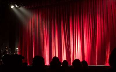 Attori e comparse ma anche tante figure per i villaggi turistici