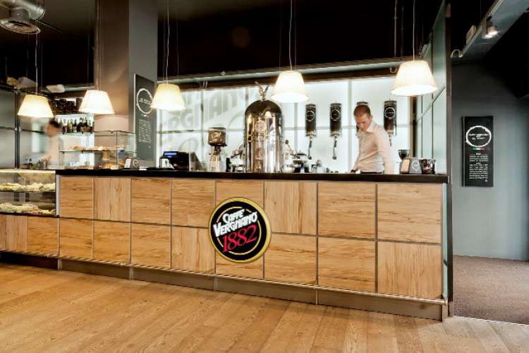 COFFEE SHOP VERGNANO ALLA STAZIONE TERMINI. INVITO A CANDIDARSI