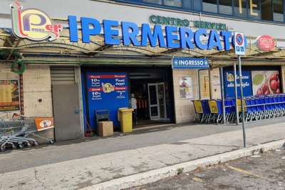 A Roma per l&rsquo;apertura del Pewex di piazza Bologna ancora numerose posizioni aperte