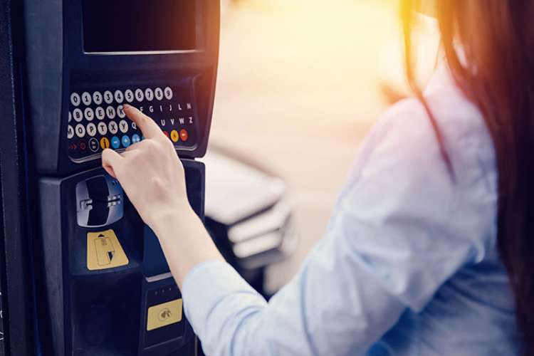 POSTI PER OPERATORI DI SOSTA A ROMA E FRASCATI: 1.250 EURO/MESE