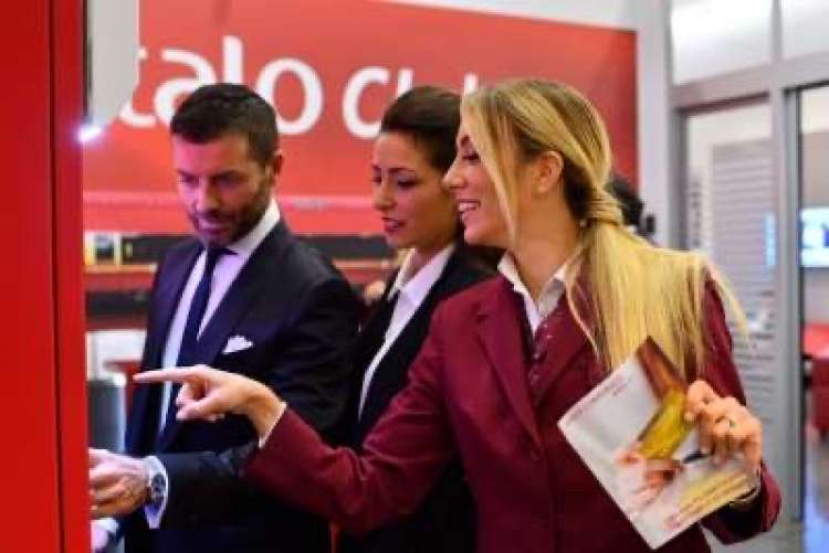Italo treno: nuove selezioni per hostess &amp; steward di bordo a Roma e Napoli