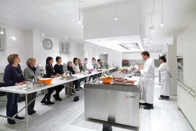 MONDADORI CERCA COLLABORATORI PER PROGETTO "SCUOLA DI CUCINA"