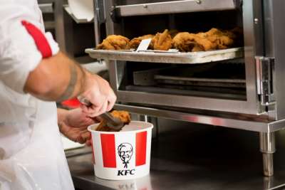 200 nel pollo fritto firmato Kfc: team member e manager anche a Roma
